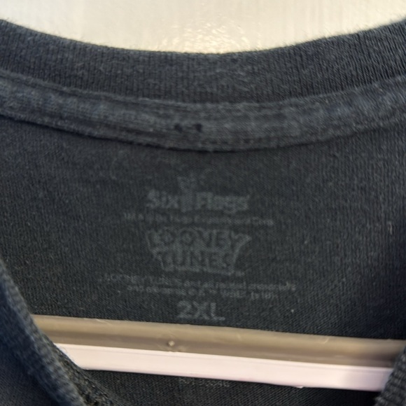 Warner Bros. Black Looney Tunes T-Shirt - Picture 2 of 3